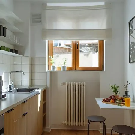 Apartamento Serenity - Old Town I Free Street Parking I Balcony