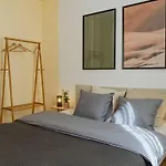 Serenity - Old Town I Free Street Parking I Balcony 아파트 *